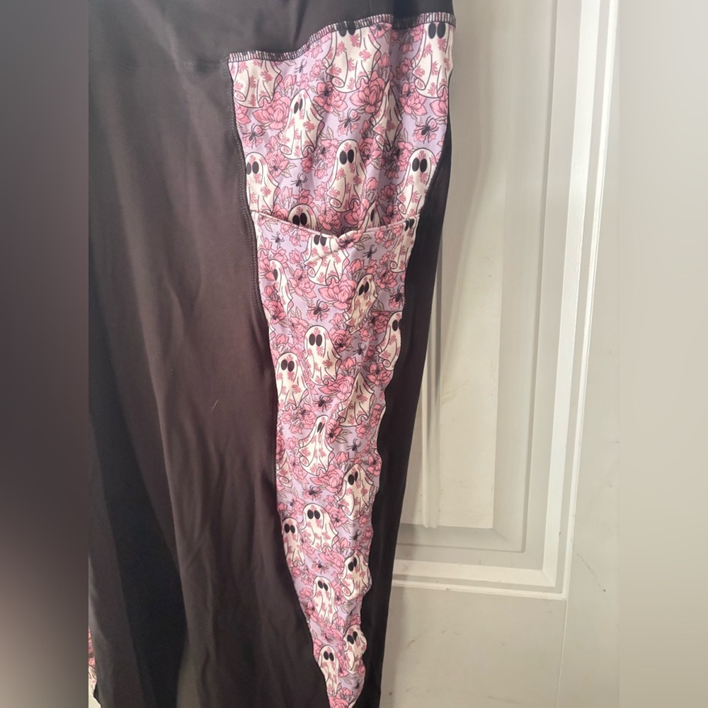 🌺 Black & Floral Ghost Print Leggings with Pockets TC2 - Picture 3 of 8